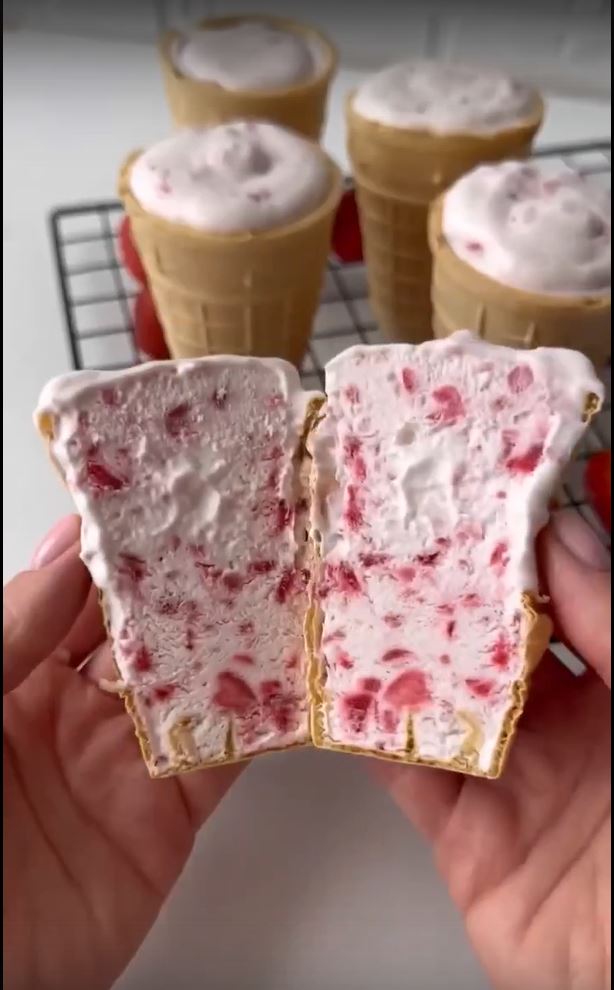 Мороженое клубничное домашнее из 3-х ингредиентов